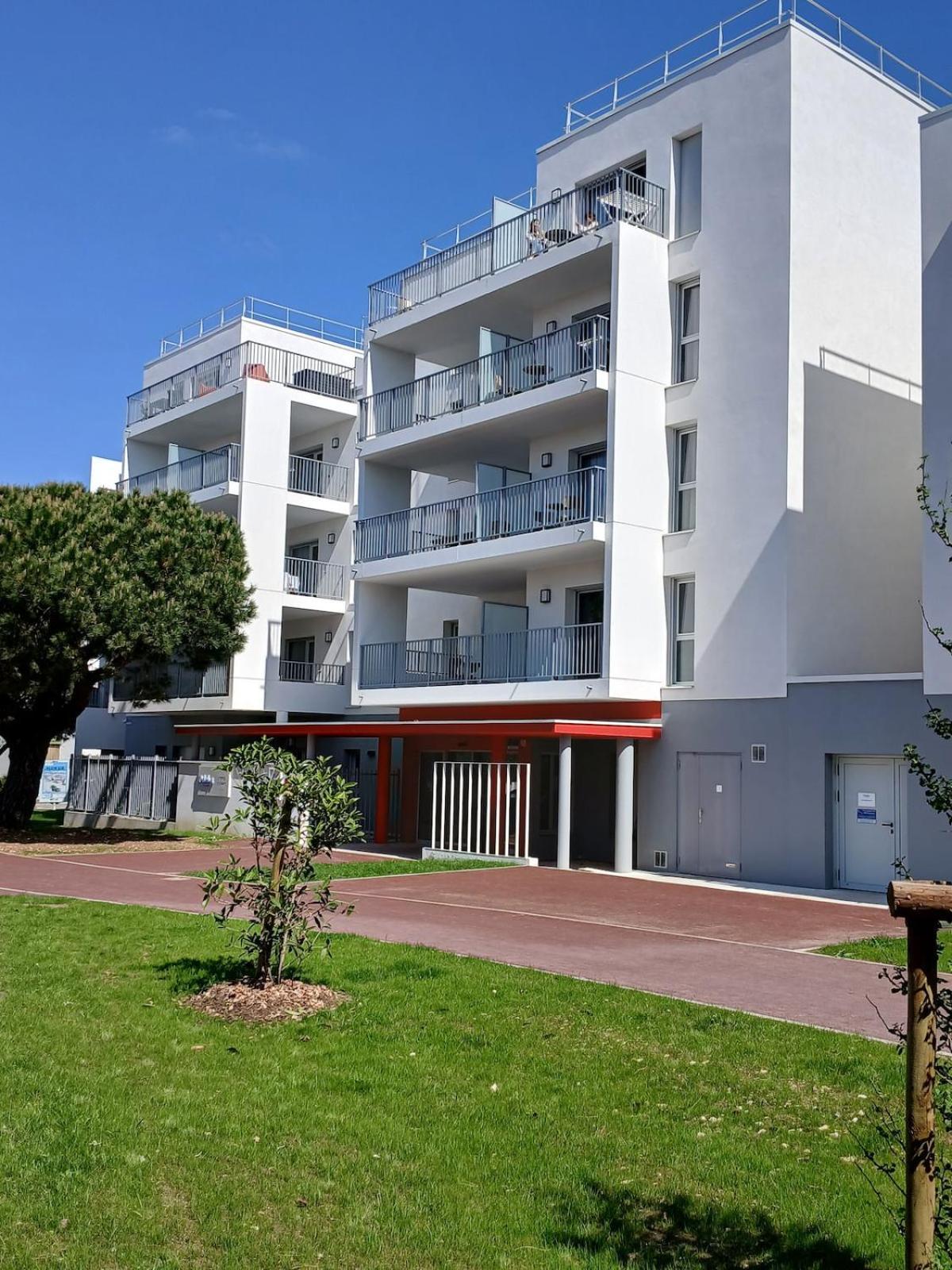 T3 Avec Piscine, 150m De L'ocean